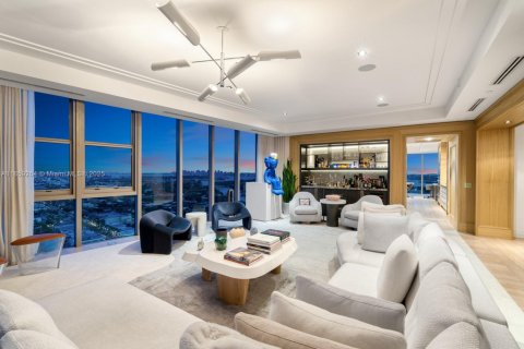 Condo in Bal Harbour, Florida, 3 bedrooms  № 1887921 - photo 6
