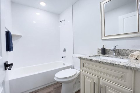 Villa ou maison à vendre à DeLand, Floride: 3 chambres, 117.99 m2 № 2410475 - photo 6