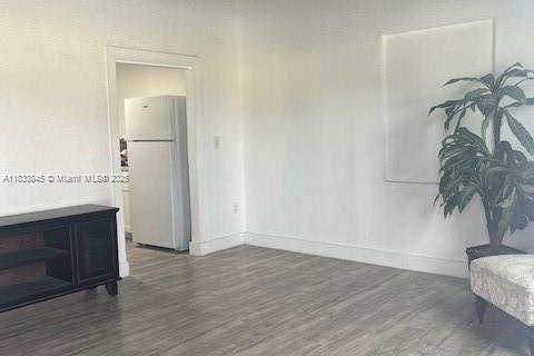 House in Miami, Florida 4 bedrooms, 100.61 sq.m. № 1813883 - photo 3
