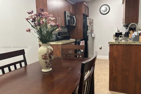 Condominio en venta en Miami, Florida, 1 dormitorio, 54.63 m2 № 2084979 - foto 5