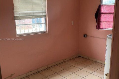 Villa ou maison à vendre à Miami, Floride: 2 chambres, 146.6 m2 № 1986892 - photo 14