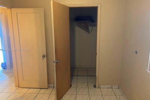 Villa ou maison à vendre à Miami, Floride: 2 chambres, 146.6 m2 № 1986892 - photo 5