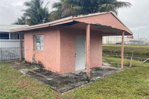 Villa ou maison à vendre à Miami, Floride: 2 chambres, 146.6 m2 № 1986892 - photo 19