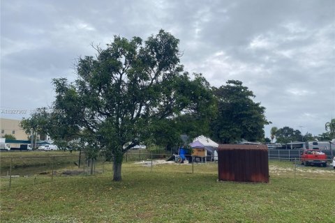 Villa ou maison à vendre à Miami, Floride: 2 chambres, 146.6 m2 № 1986892 - photo 2