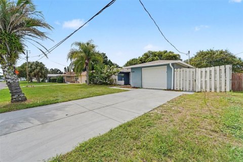 Casa en Port Richey, Florida 3 dormitorios, 114.64 m2 № 2386028