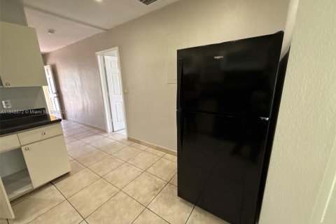 House in Hollywood, Florida 3 bedrooms, 145.11 sq.m. № 1854724 - photo 3