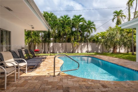 House in Miami, Florida 5 bedrooms, 228.08 sq.m. № 2257655 - photo 22