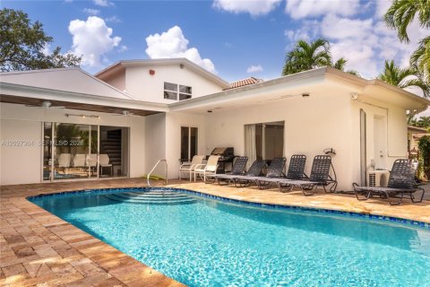House in Miami, Florida 5 bedrooms, 228.08 sq.m. № 2257655 - photo 23