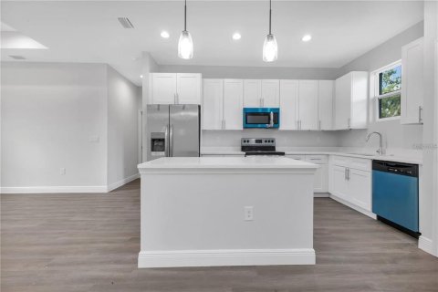 House in North Port, Florida 3 bedrooms, 140.1 sq.m. № 2239355 - photo 5