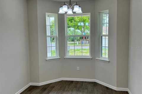 House in Eustis, Florida 3 bedrooms, 149.02 sq.m. № 2111900 - photo 3