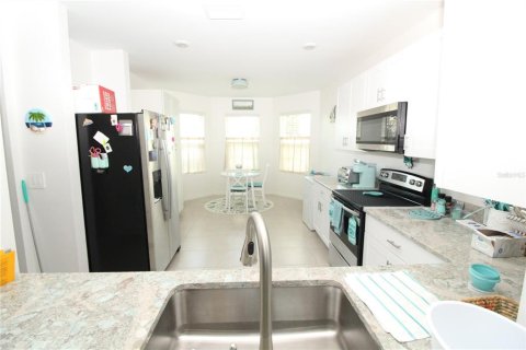 Casa en venta en Port Charlotte, Florida, 3 dormitorios, 162.02 m2 № 2386629 - foto 5