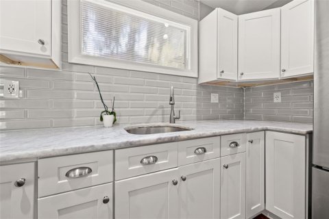 Casa en alquiler en Saint Petersburg, Florida, 3 dormitorios, 118.73 m2 № 1856174 - foto 11