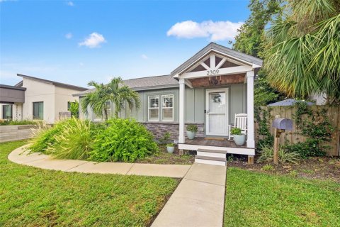 Casa en alquiler en Saint Petersburg, Florida, 3 dormitorios, 118.73 m2 № 1856174 - foto 1