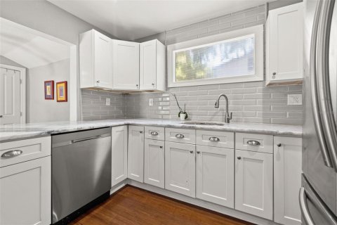 Casa en alquiler en Saint Petersburg, Florida, 3 dormitorios, 118.73 m2 № 1856174 - foto 10