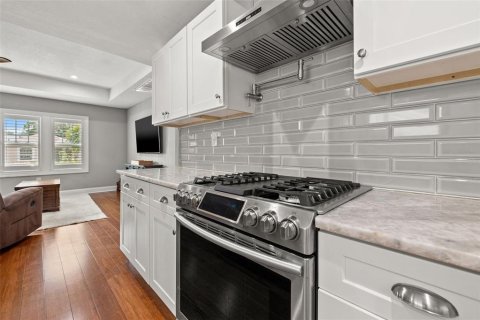 Casa en alquiler en Saint Petersburg, Florida, 3 dormitorios, 118.73 m2 № 1856174 - foto 13