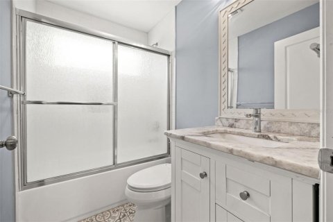Casa en alquiler en Saint Petersburg, Florida, 3 dormitorios, 118.73 m2 № 1856174 - foto 19