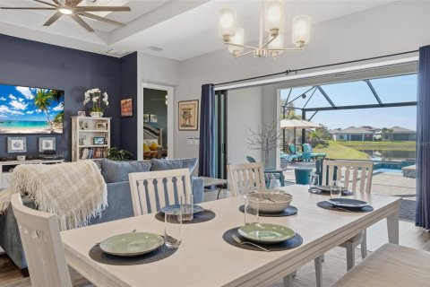 House in Bradenton, Florida 3 bedrooms, 213.02 sq.m. № 2108727 - photo 9