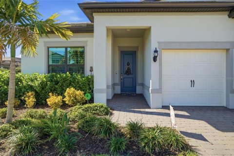 House in Bradenton, Florida 3 bedrooms, 213.02 sq.m. № 2108727 - photo 2