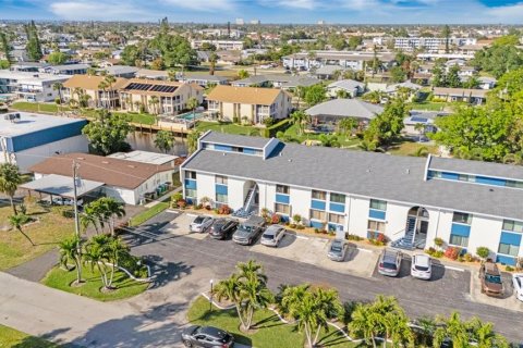 Condominio en venta en Cape Coral, Florida, 3 dormitorios, 163.88 m2 № 1843009 - foto 28