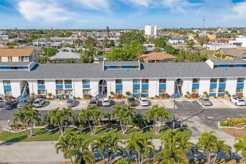 Condominio en venta en Cape Coral, Florida, 3 dormitorios, 163.88 m2 № 1843009 - foto 27