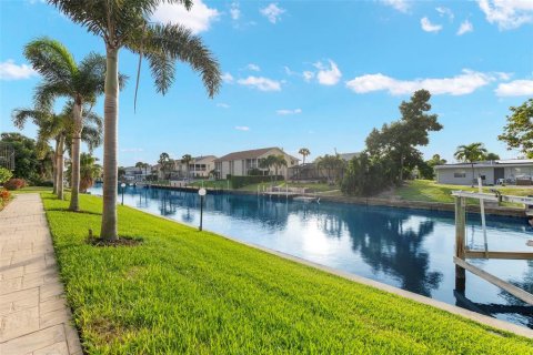 Condominio en venta en Cape Coral, Florida, 3 dormitorios, 163.88 m2 № 1843009 - foto 25