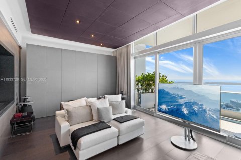 Condo in Miami, Florida, 3 bedrooms  № 1991995 - photo 23