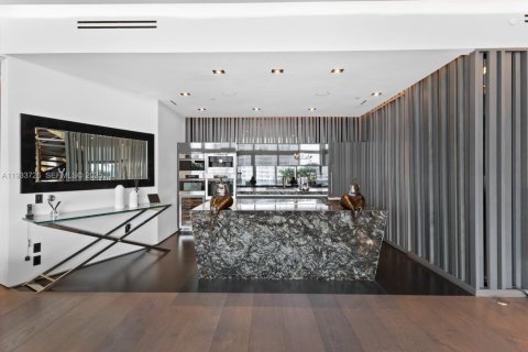 Condo in Miami, Florida, 3 bedrooms  № 1991995 - photo 8