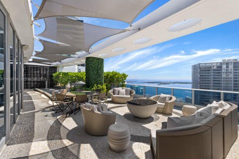 Condo in Miami, Florida, 3 bedrooms  № 1991995 - photo 2