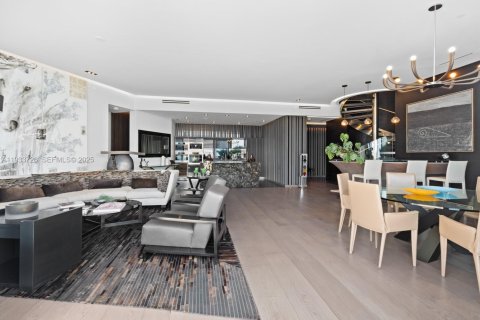 Condo in Miami, Florida, 3 bedrooms  № 1991995 - photo 5