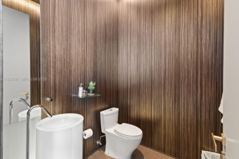 Condo in Miami, Florida, 3 bedrooms  № 1991995 - photo 16