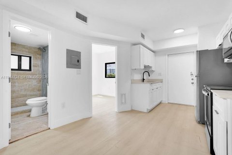 Immobilier commercial à vendre à Miami, Floride: 255.67 m2 № 2001360 - photo 3