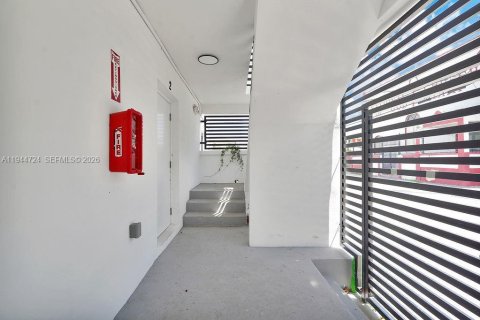 Immobilier commercial à vendre à Miami, Floride: 255.67 m2 № 2001360 - photo 9