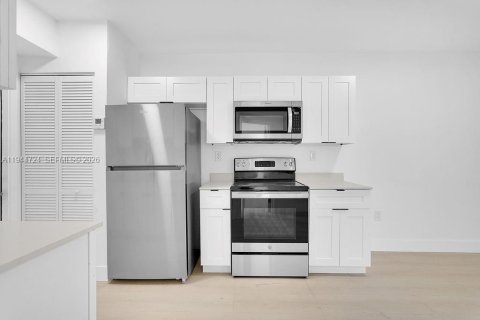 Immobilier commercial à vendre à Miami, Floride: 255.67 m2 № 2001360 - photo 14