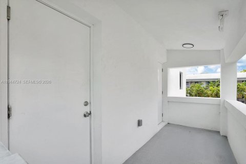 Immobilier commercial à vendre à Miami, Floride: 255.67 m2 № 2001360 - photo 25