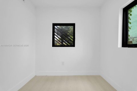 Immobilier commercial à vendre à Miami, Floride: 255.67 m2 № 2001360 - photo 22