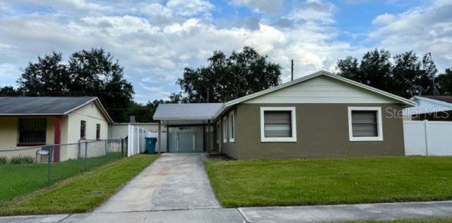 Casa en Orlando, Florida 4 dormitorios, 120.77 m2 № 1902286