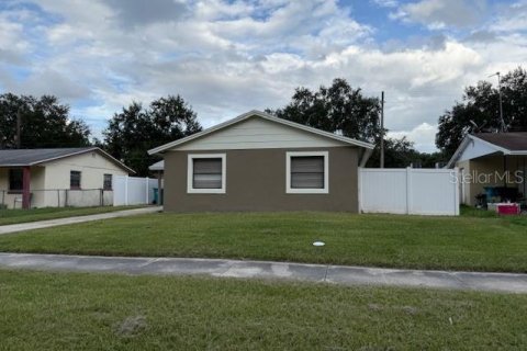 Casa en venta en Orlando, Florida, 4 dormitorios, 120.77 m2 № 1902286 - foto 2