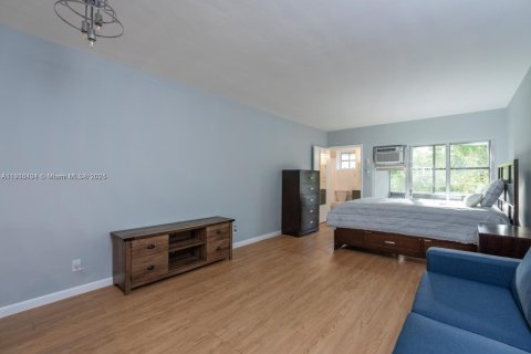 Снять в аренду кондоминиум в Корал-Гейблс, Флорида 36.42м2, № 1971129 - фото 6