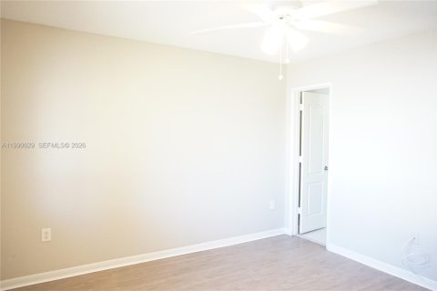 Condo in Miami, Florida, 4 bedrooms  № 2057977 - photo 4