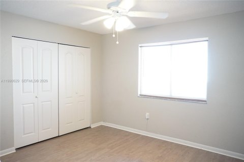 Condo in Miami, Florida, 4 bedrooms  № 2057977 - photo 6