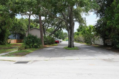 Apartment in Pinellas Park, Florida 2 bedrooms, 83.61 sq.m. № 2197188 - photo 2