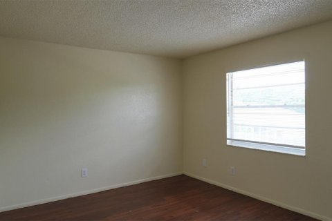 Apartment in Pinellas Park, Florida 2 bedrooms, 83.61 sq.m. № 2197188 - photo 13