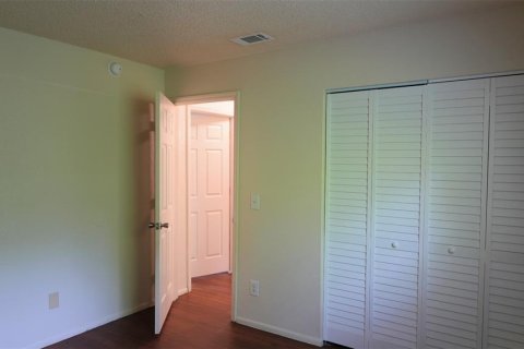 Apartment in Pinellas Park, Florida 2 bedrooms, 83.61 sq.m. № 2197188 - photo 12
