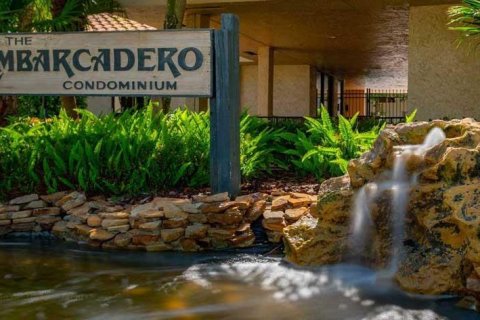 Condo in Oakland Park, Florida, 2 bedrooms  № 919737 - photo 1