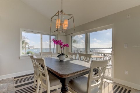 Condo in Clearwater, Florida, 2 bedrooms  № 2364605 - photo 16