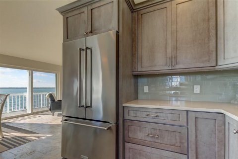 Condo in Clearwater, Florida, 2 bedrooms  № 2364605 - photo 8