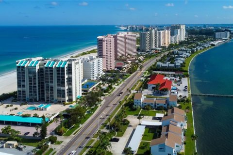 Condo in Clearwater, Florida, 2 bedrooms  № 2364605 - photo 24