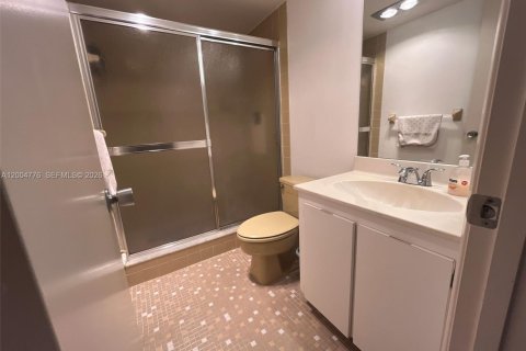 Condo in Pompano Beach, Florida, 3 bedrooms  № 2068986 - photo 17