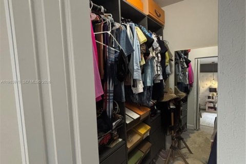 Снять в аренду таунхаус в Флорида-Сити, Флорида 3 спальни, 136.01м2, № 2048556 - фото 29