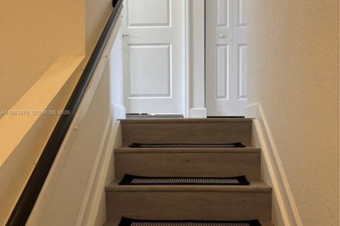 Снять в аренду таунхаус в Флорида-Сити, Флорида 3 спальни, 136.01м2, № 2048556 - фото 23